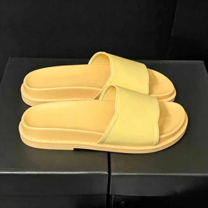Women's new fashion contrast hollow design platform slippers have a shoe box.