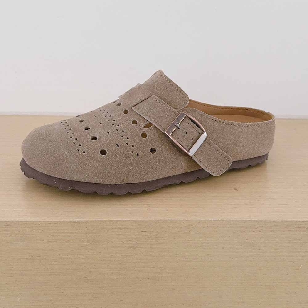 2026 women's new soft-soled hollow design slippers have a shoe box