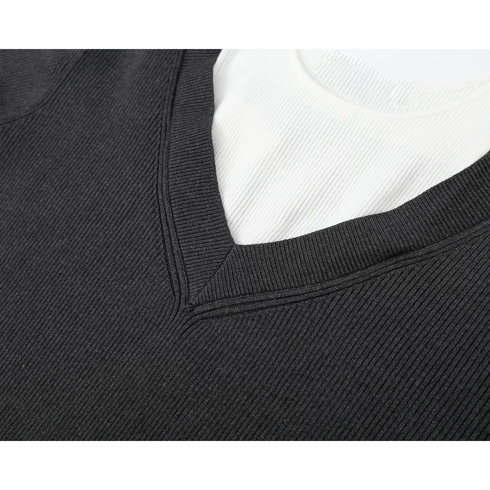 Women's fake two-piece round neck knitted sweater