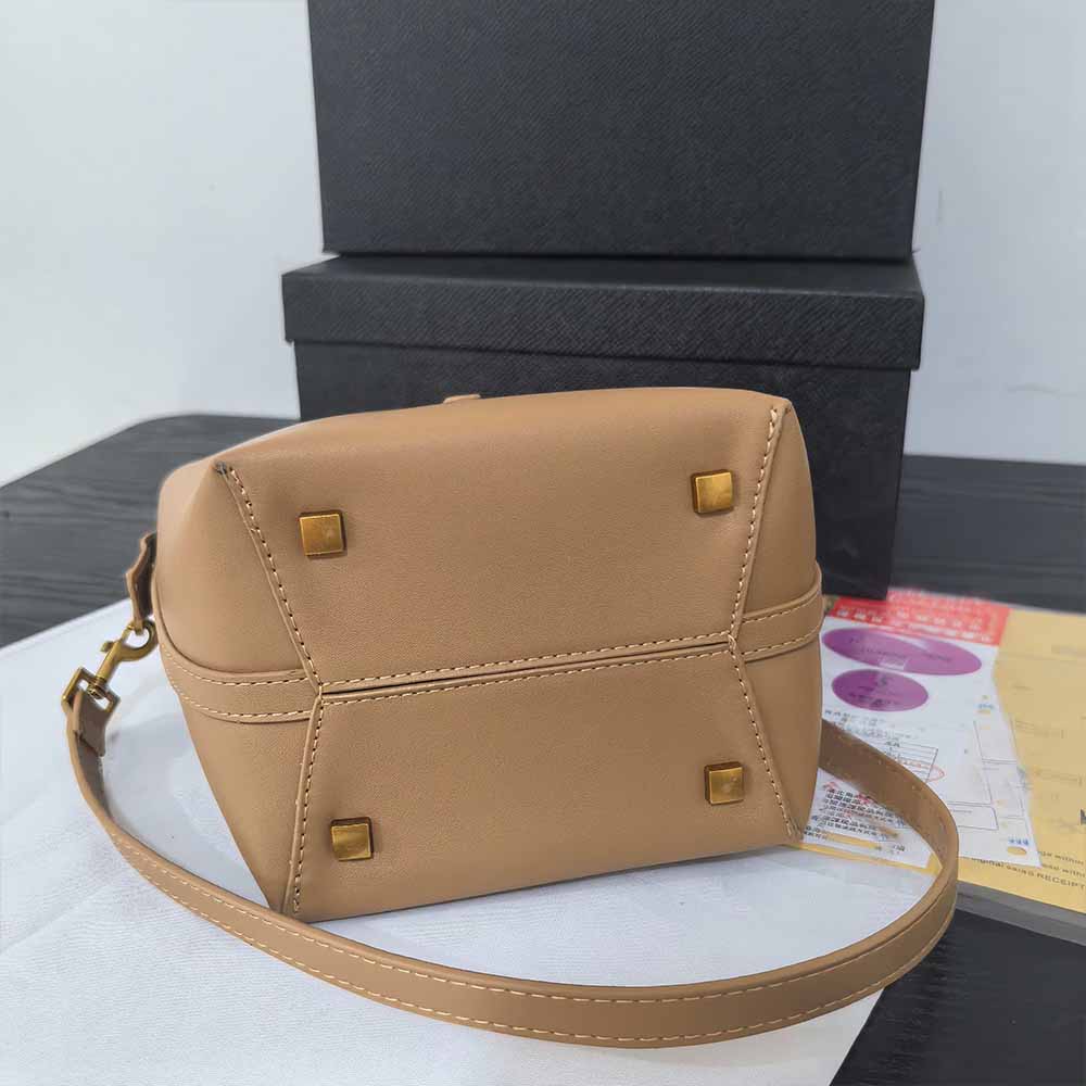 Women's New Fashion Joker Large-capacity Letter Accessories Bucket Bag Slung Handbag
