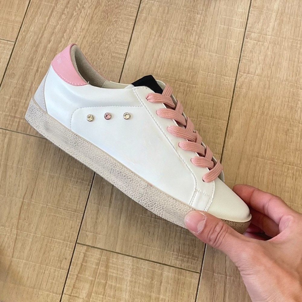 Women's new Joker lace-ups for old casual shoes.