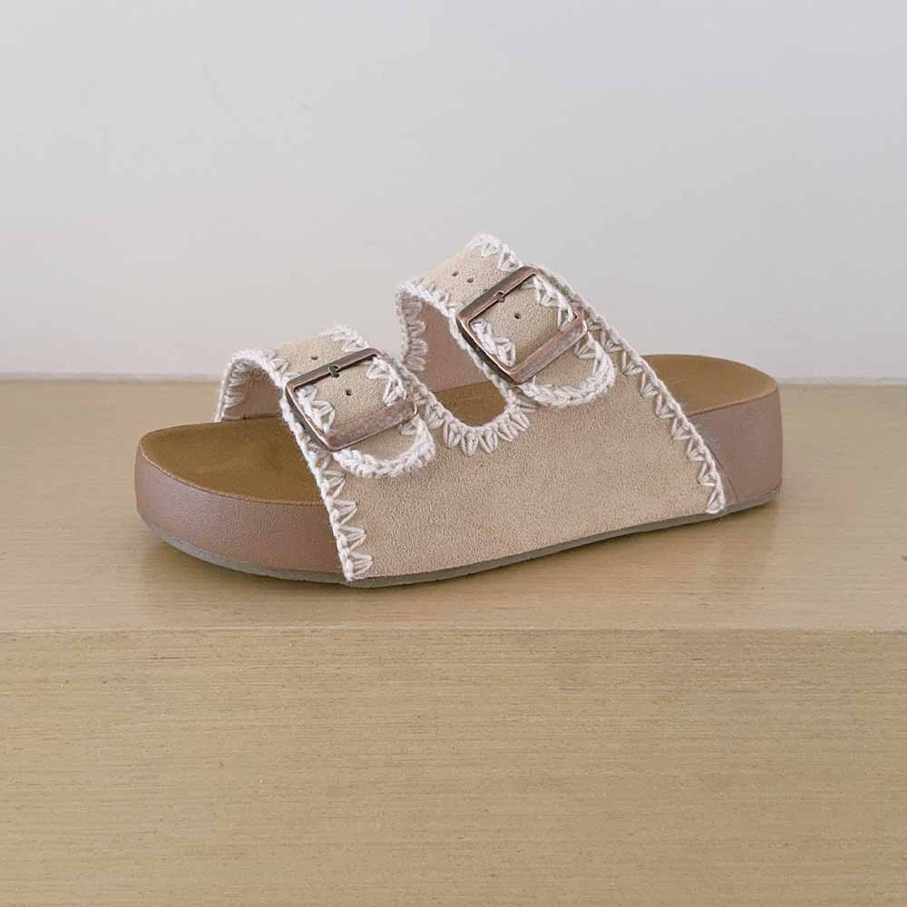 2026 Women's New Woven Platform Slippers have a shoe box