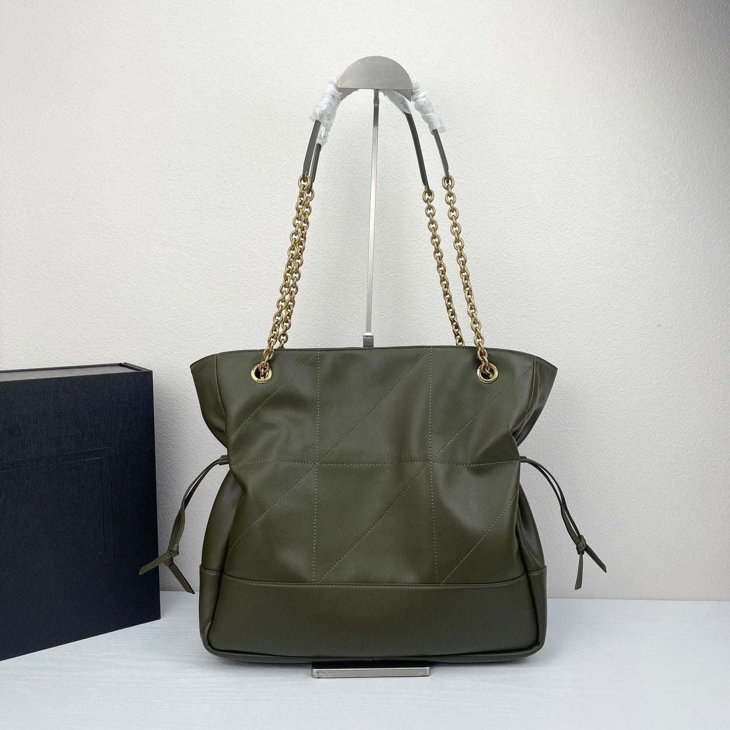 Women's New Fashion Joker Large Capacity Metal Chain Shoulder Strap with Wallet Shoulder Bag.