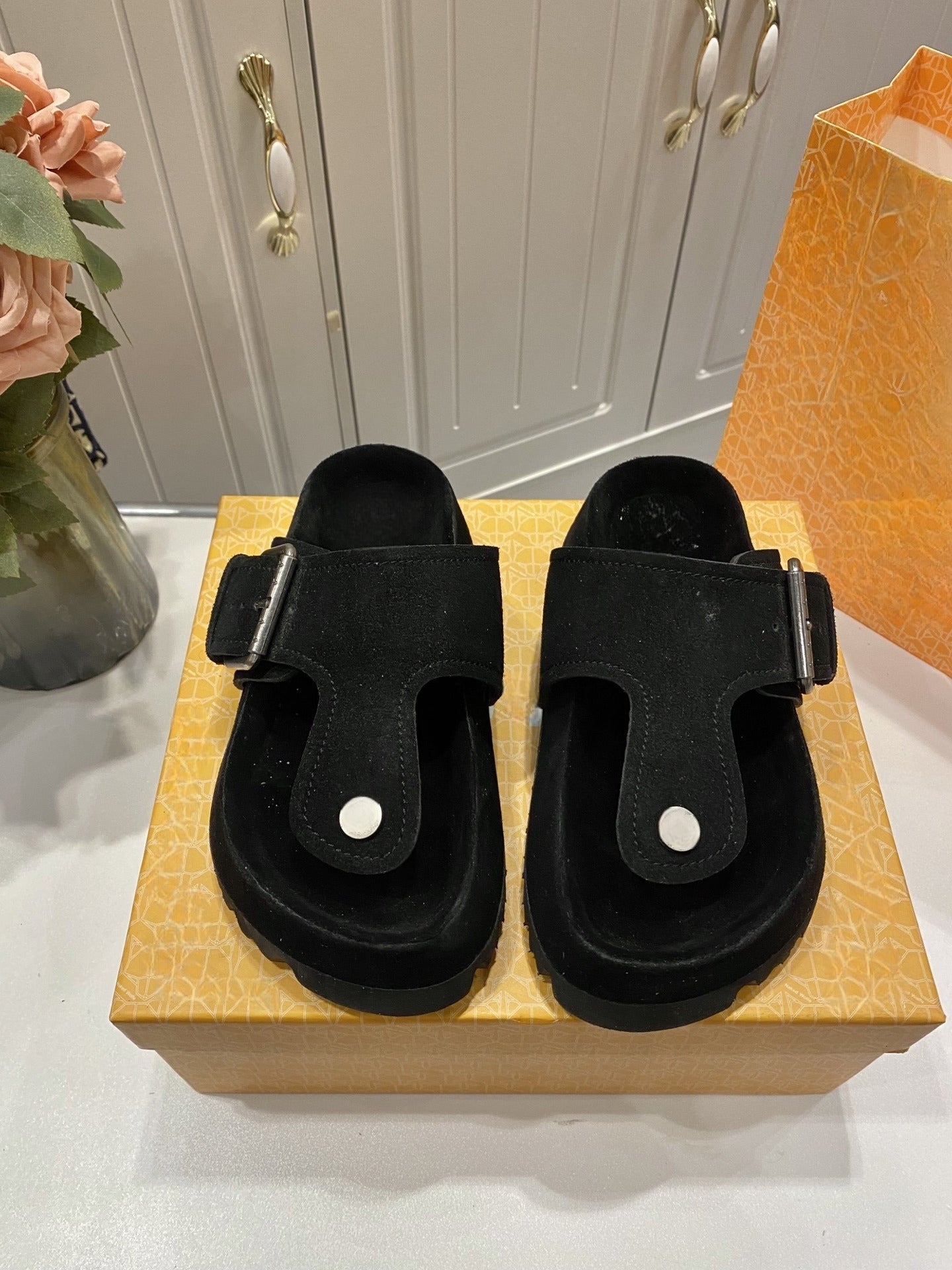 Women's New Fashion Joker Toe Clip Design Thick-soled Slipper