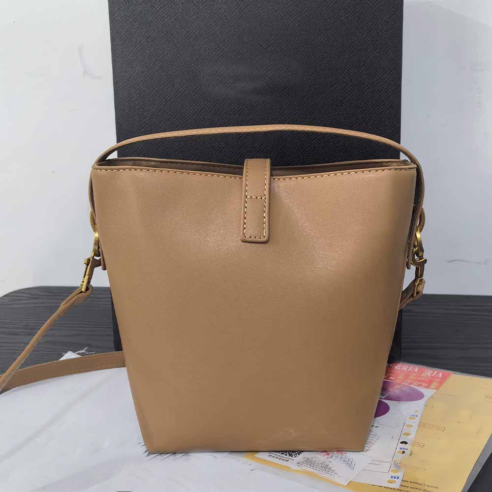 Women's New Fashion Joker Large-capacity Letter Accessories Bucket Bag Slung Handbag