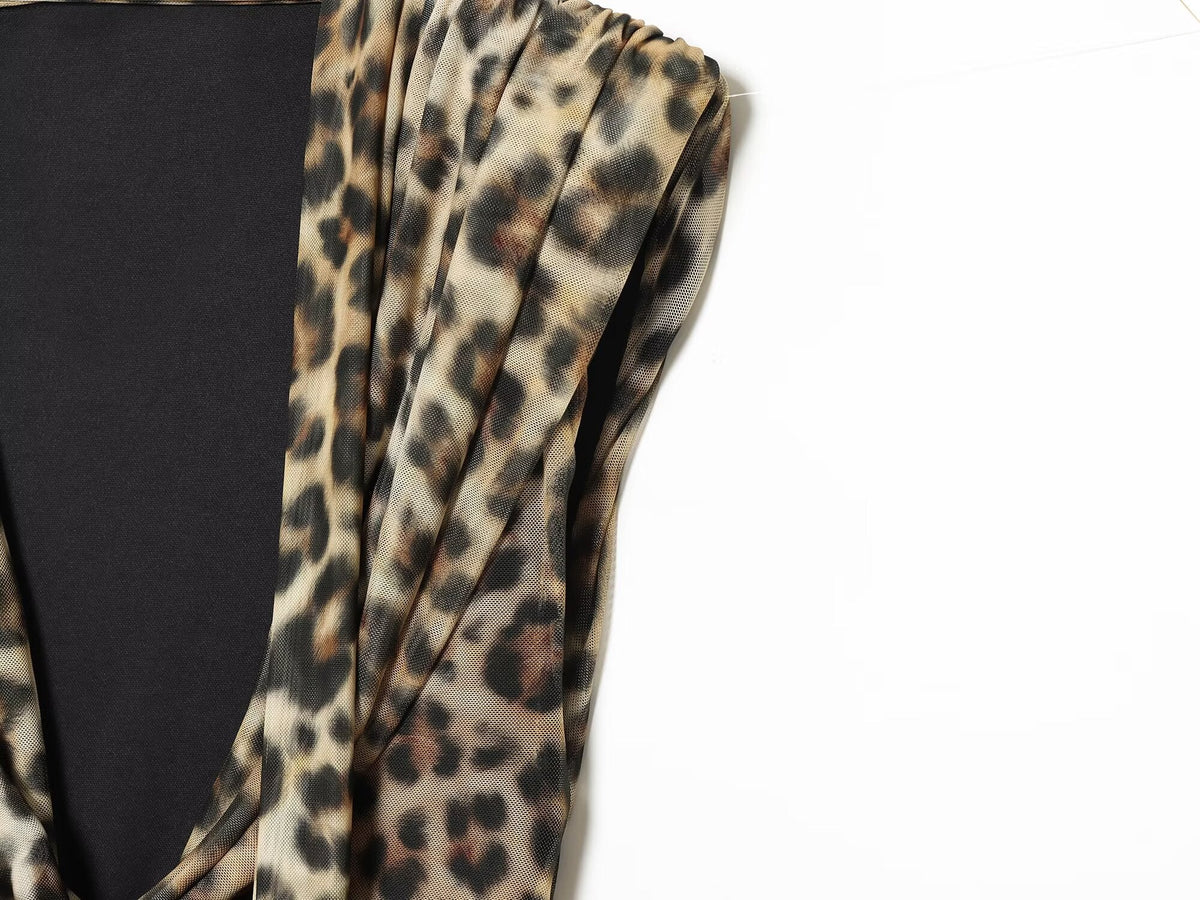 Women's scarves decorated animal print pleats dress