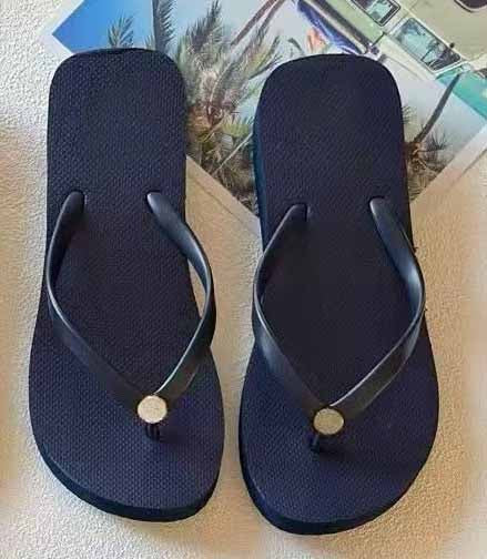 2026 women's new thick soled holiday sandals and slippers